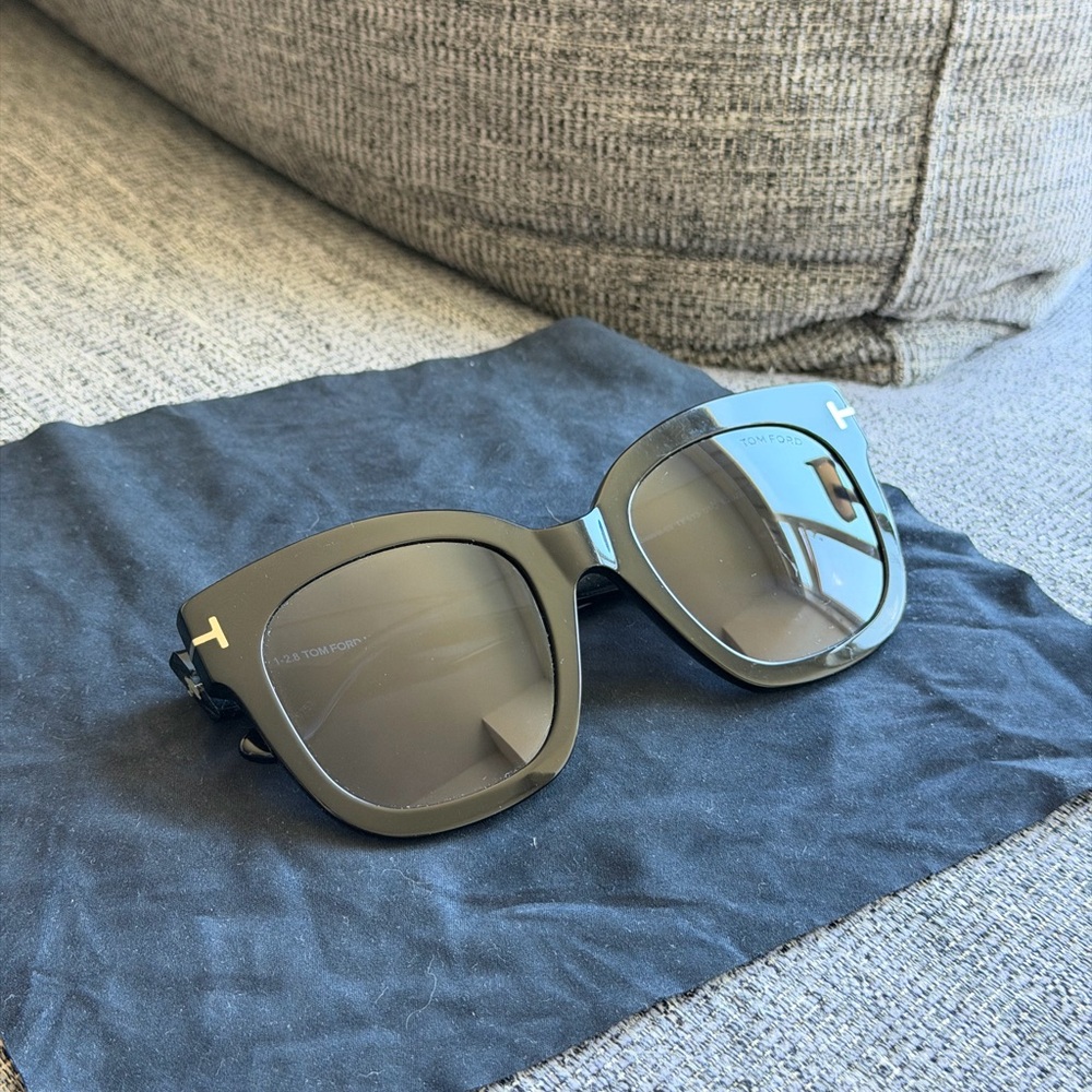 Tom Ford Sleek Black Sunglasses